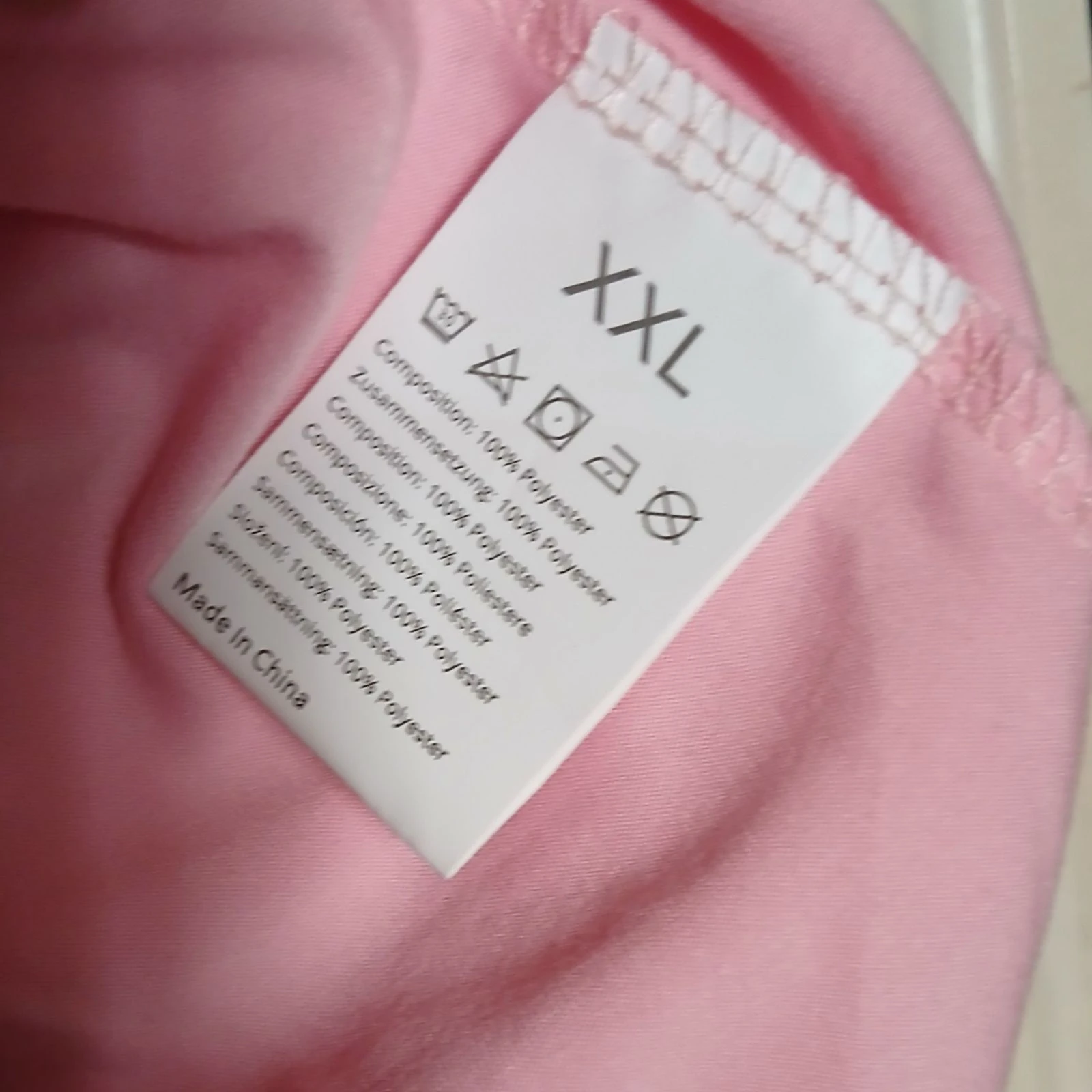 Camiseta rosa con hebilla e impresión More Amor Por Favor - Talla XXL – photo 6